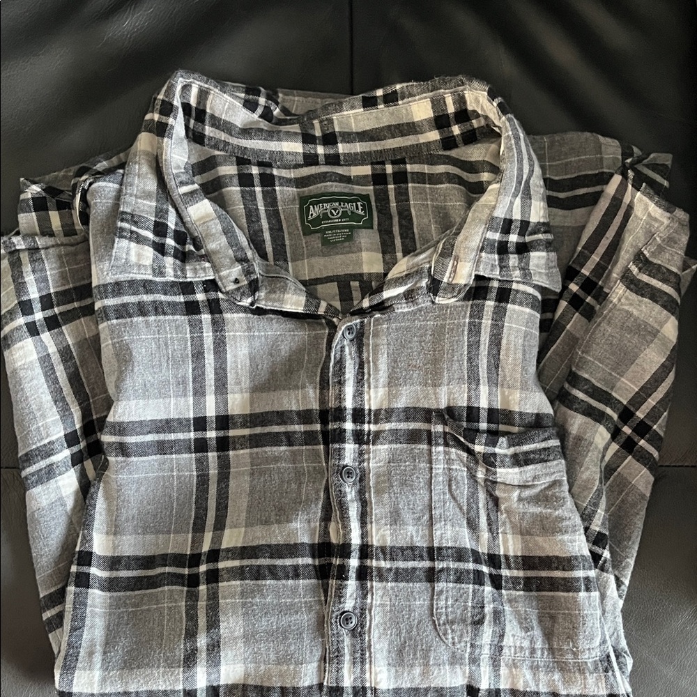 American Eagle Outfitters Men's Black and White Plaid Shirt